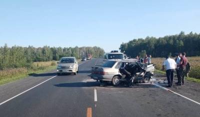 На трассе Тюмень – Омск погибли водители Ford и ВАЗ