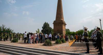 Идеал братства: представители Армении и РФ почтили память героев Ошаканской битвы