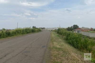В Татарстане 13-летний мальчик на мотоцикле сбил девочку на обочине