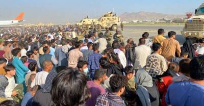 "Фантастический бардак": Сбежавший из Кандагара лётчик оценил эвакуацию американцев из аэропорта Кабула