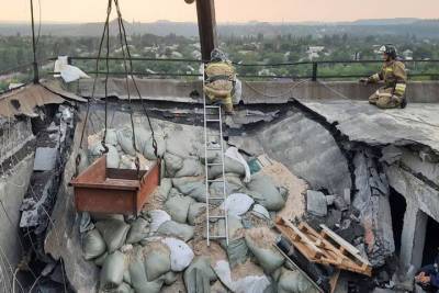 В Горловке закончили ремонт обвалившейся крыши многоэтажки: ФОТО