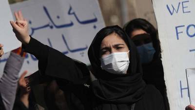 Жительницы Афганистана устроили акцию с требованием соблюдать права женщин