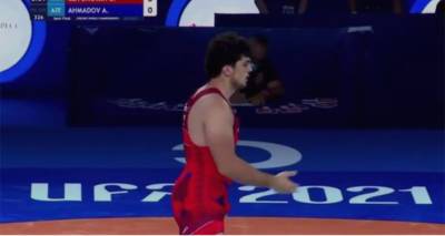 ЧМ по борьбе среди молодежи: армянский спортсмен победил азербайджанца – видео