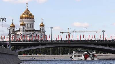 Москвичам показали процесс ремонта Большого Каменного моста