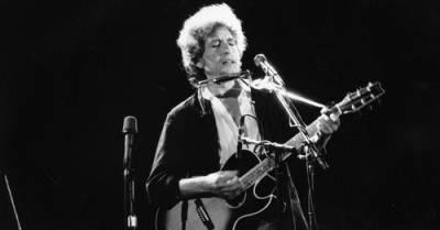 СМИ: Боба Дилана обвинили в сексуальном насилии над несовершеннолетней в 1965 году