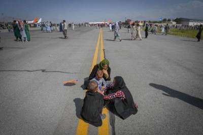 «Талибан» перекрыл доступ в аэропорт Кабула для афганцев