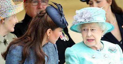 Королева сделала язвительное замечание Кейт Миддлтон о ее роскошном образе жизни