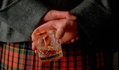 Рекордное число шотландцев скончались от алкоголя во время локдауна