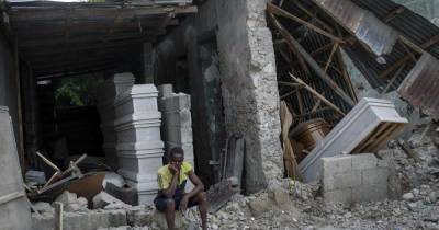Разрушительное землетрясение на Гаити: число погибших выросло до 1941 (видео)