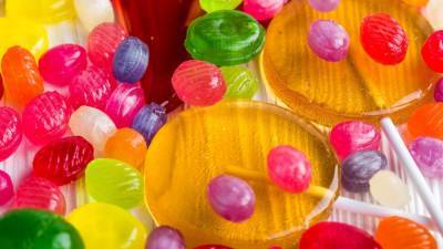 Нутрициолог Савельева объяснила причины возникновения зависимости от сладкого