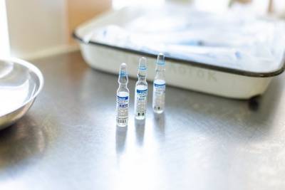 Ревакцинироваться можно любой вакциной от COVID-19 – врач
