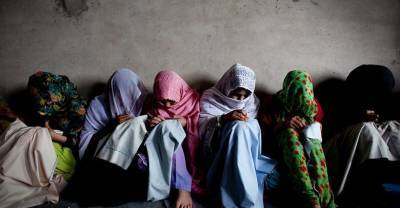 Призраки в парандже: Что запрещают, а что разрешают талибы женщинам и как теперь изменится их жизнь