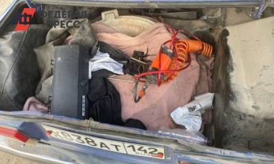 Новосибирцы перевозили краденые люки на угнанной машине