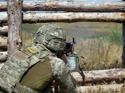 Боевики на Донбассе 11 раз обстреляли позиции ВСУ, один военный ранен