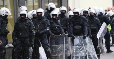 Рижская дума согласовала акцию протеста; полиция готова к "литовскому сценарию", призывает людей не участвовать в мероприятии