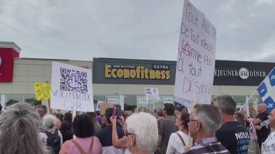 В Квебеке сотни человек собрала акция против «ковидных паспортов»