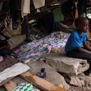 Число жертв землетрясения на Гаити достигает двух тысяч. Видео