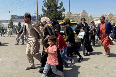 Reuters: Британия готова принять 20 тысяч беженцев из Афганистана