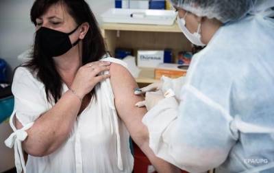 Одну дозу COVID-вакцины получили 4,8 млн украинцев