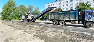 Разбитые дороги ремонтируют в отдаленном микрорайоне Петрозаводска