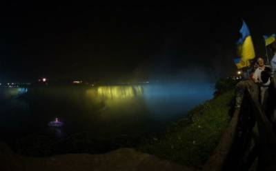 Канада окрасит Ниагарский водопад в цвета украинского флага