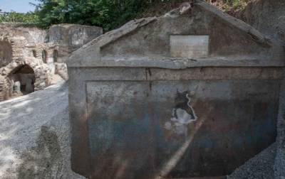 В Помпеях нашли уникальную гробницу с останками - korrespondent.net - Украина - Италия