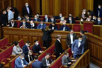 Украинским депутатам запретят контактировать с политиками из России