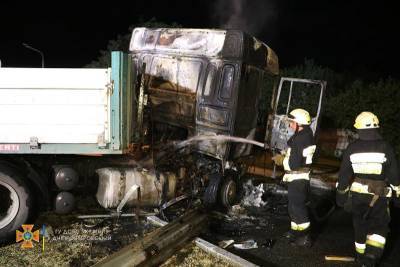 В Днепропетровской области столкнулись 4 грузовика, есть погибший