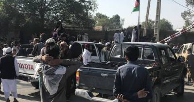 Два человека погибли при расстреле талибами* демонстрации