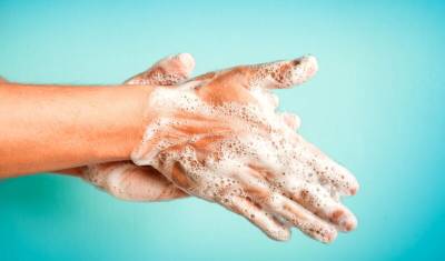 Ученые объяснили, почему руки нужно мыть как минимум 20 секунд