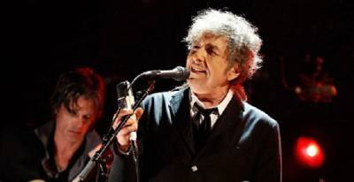 Боб Дилан отрицает обвинения в изнасиловании 12-летней девочки