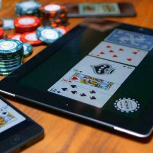 Играем с Муркой: Лучшие социальные казино в вашем смартфоне