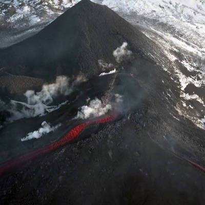 Найдены тела туристов, сорвавшихся при восхождении на вулкан Ключевская сопка
