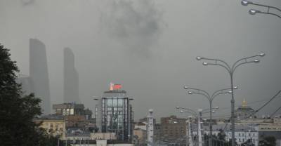 Москвичей предупредили о сильном ливне и граде вечером 18 августа