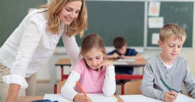 На Тернопільщині невакциновані вчителі регулярно здаватимуть ПЦР-тест
