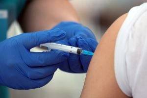 Как украинцам получить вторую дозу вакцины, если первая сделана за границей