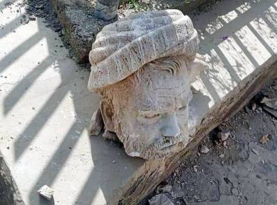 Талибы взорвали первый памятник после прихода к власти