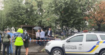 В Киеве посреди улицы избили и застрелили прохожего