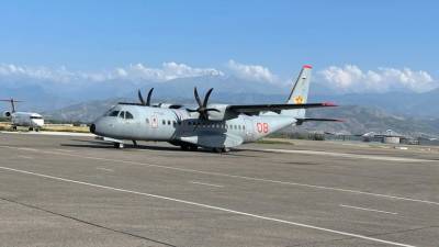 Военный самолёт доставил из Афганистана в Алма-Ату 42 человека