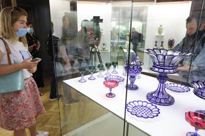 Исторический музей покажет коллекцию Императорского стеклянного завода