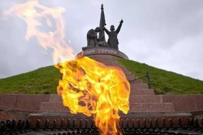 Чебоксарца, устроившего барбекю на Вечном огне, оштрафовали на 150 тысяч рублей