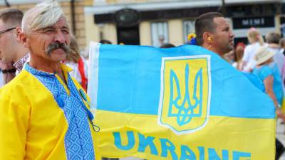 «Рвущие вышиванки на груди»: эксперт Табах заявил, что националисты первыми сбегут из Украины