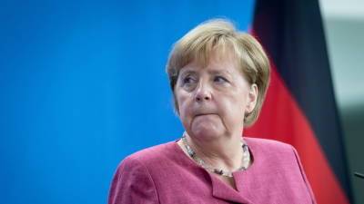 В кабмине ФРГ заявили, что среди тем переговоров Меркель в Москве может быть Афганистан
