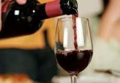 Ученые сообщили о пользе употребления вина для здоровья глаз