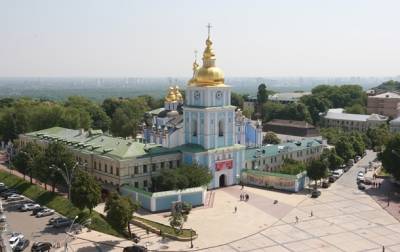Украину стало посещать больше туристов из Азии и меньше из Европы