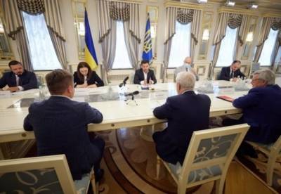 Франция поможет Украине создать госавиакомпанию