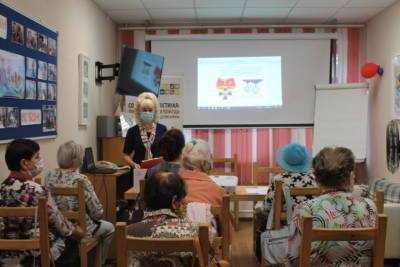 Псковским пенсионерам рассказали о творчестве Льва Толстого