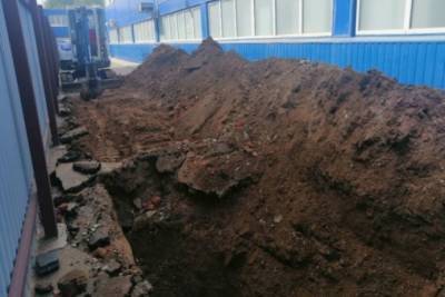 В Ярославле рабочего завалило в строительной траншее
