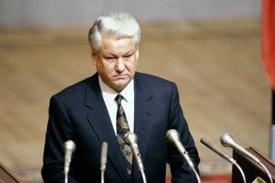 «Его могли арестовать в любой момент»: соратник Ельцина о его роли в «августовском путче»