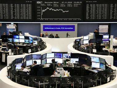 Фондовые биржи Европы закрылись в основном в минусе на коронавирусных рисках